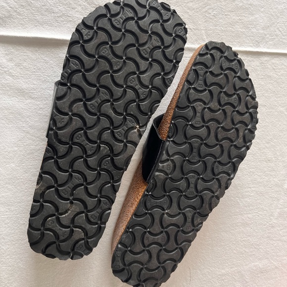 Birki’s black patent birkenflor strap, leather footbed. Size 39. Like new. - Picture 2 of 2